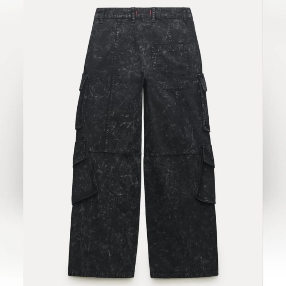 Zara Relaxed Mid Rise Cargo Utility jeans